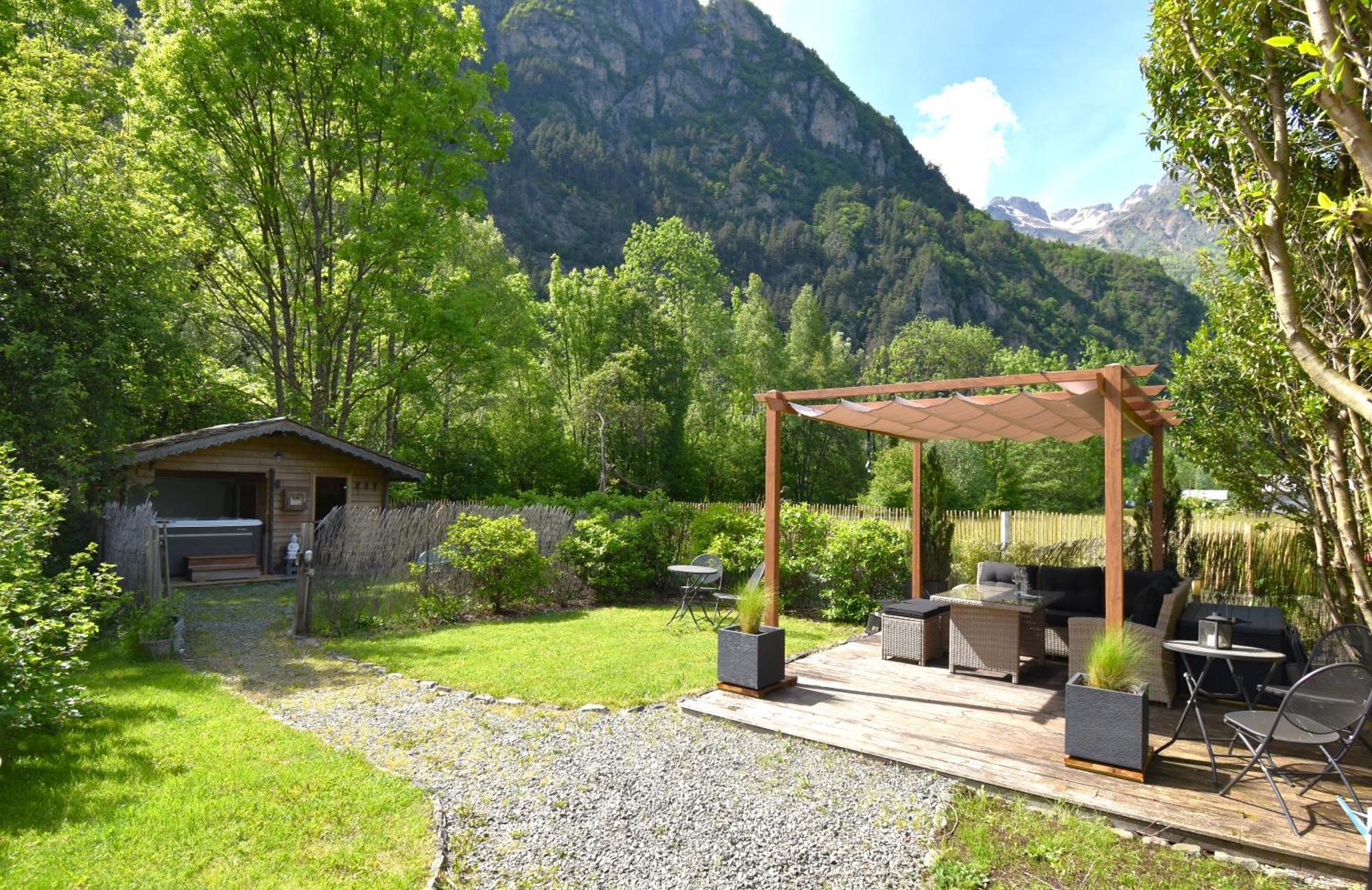 La Cle Des Bois Bed & Breakfast Le Bourg-d'Oisans Luaran gambar